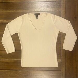 Linda Matthews Vintage Tan Scalloped Neckline Lightweight Sweater